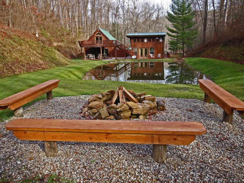 Exterior photo of Hidden Valley Cabin's fire pit.
